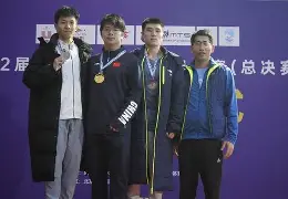 游泳总决赛掀起高潮,辽东巨龙队逆转天山迅豹队,高压逼抢奏功——中场绞杀压制对手的简单介绍 游泳总决赛掀起高潮,辽东巨龙队逆转天山迅豹队,高压逼抢奏功——中场绞杀压制对手的简单介绍